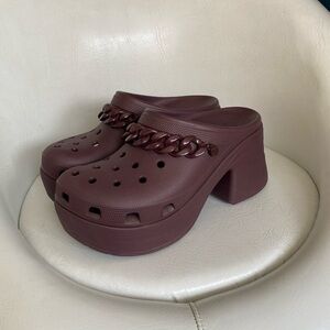 Crocs Siren chain platform clog, dark purple/burgundy, women’s size 12